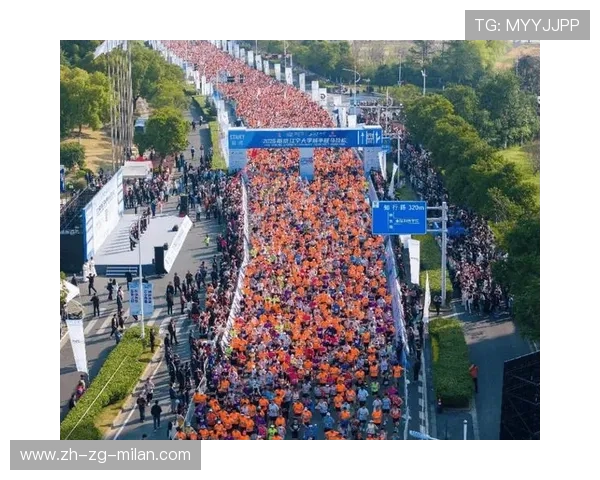 1.7万名跑友奔赴江苏无锡最美湖湾 在秋日暖阳中感受运动激情，宝马投屏