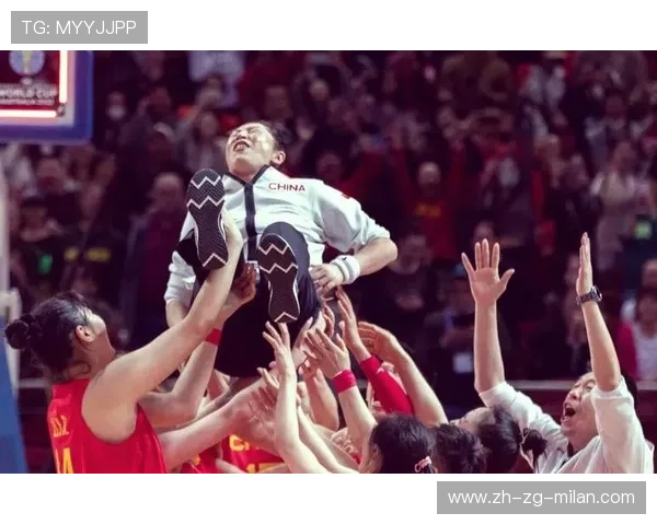 中国女篮的荣耀源自无数汗水，中国女篮表现