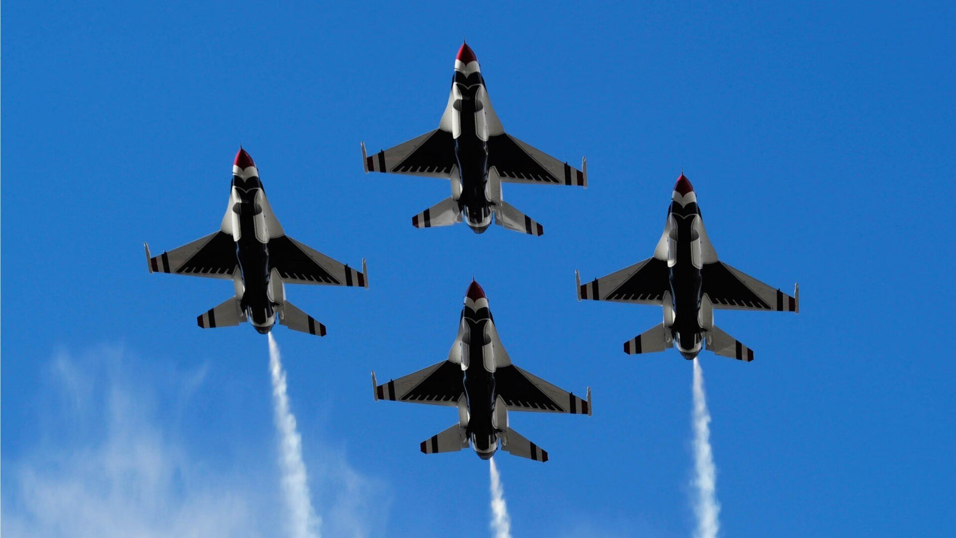 -勇士内部演练中模拟季后赛压力环境，勇士现场