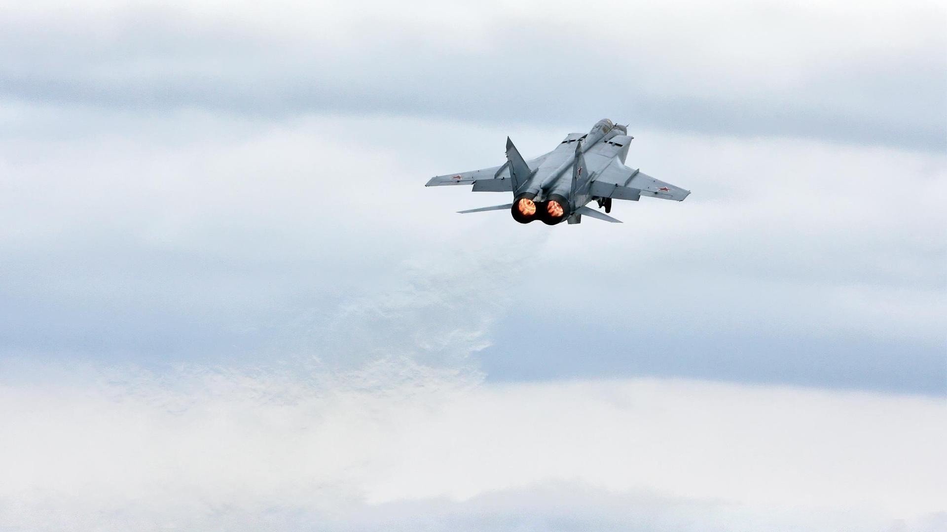 米兰体育-李冰洁对决奥卡拉汉 全程紧咬不放,李冰洁奥运会参赛项目